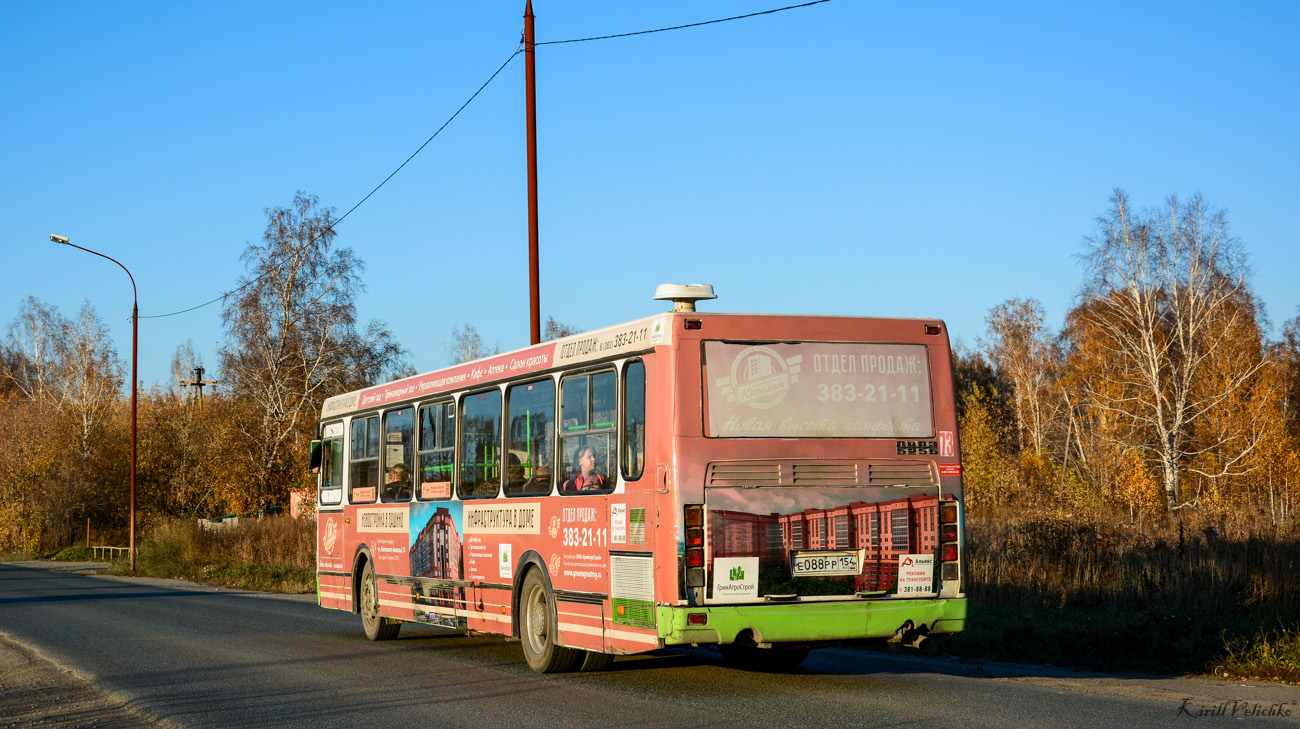 Новосибирская область, ЛиАЗ-5256.35 № Е 088 РР 154