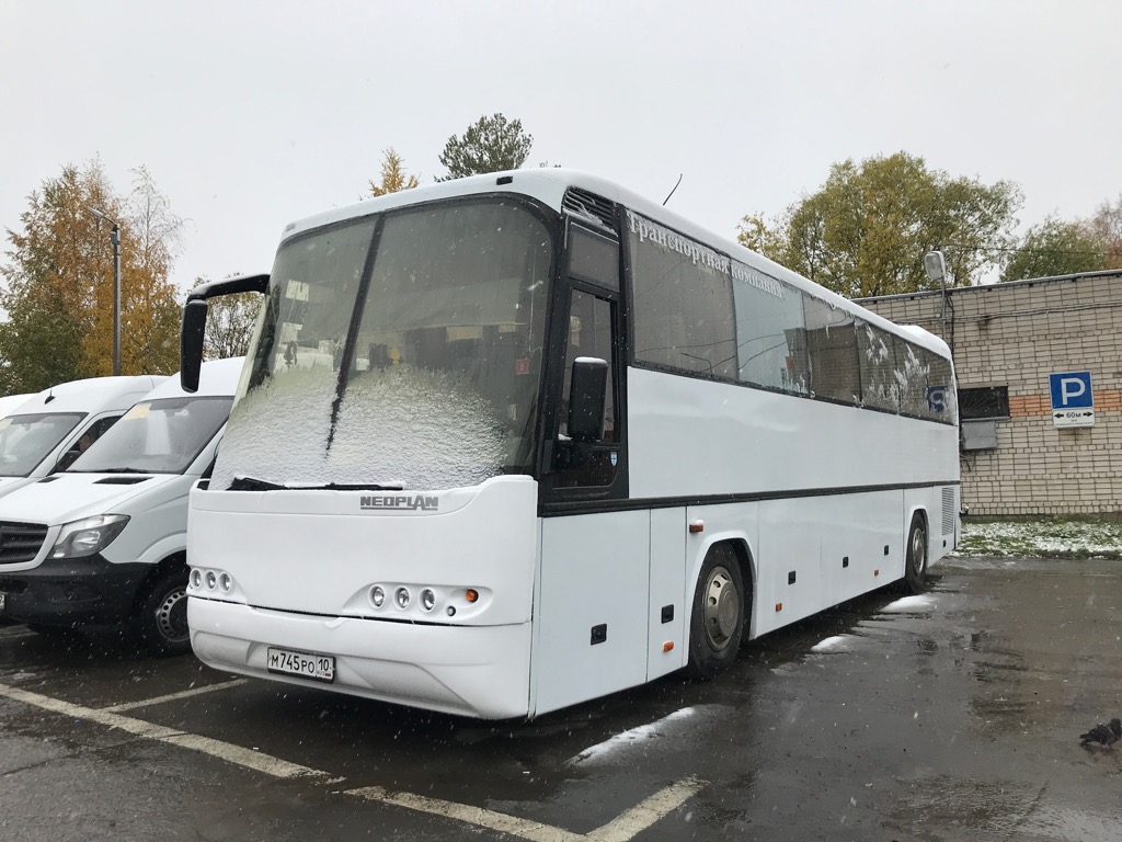 Карелия, Neoplan N316SHD Transliner № М 745 РО 10