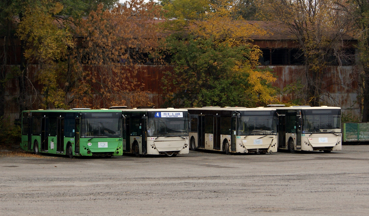Rostovská oblast, RoAZ-5236 č. 662; Rostovská oblast, RoAZ-5236 č. 767; Rostovská oblast, RoAZ-5236 č. 737; Rostovská oblast, RoAZ-5236 č. 600; Rostovská oblast — Bus depots