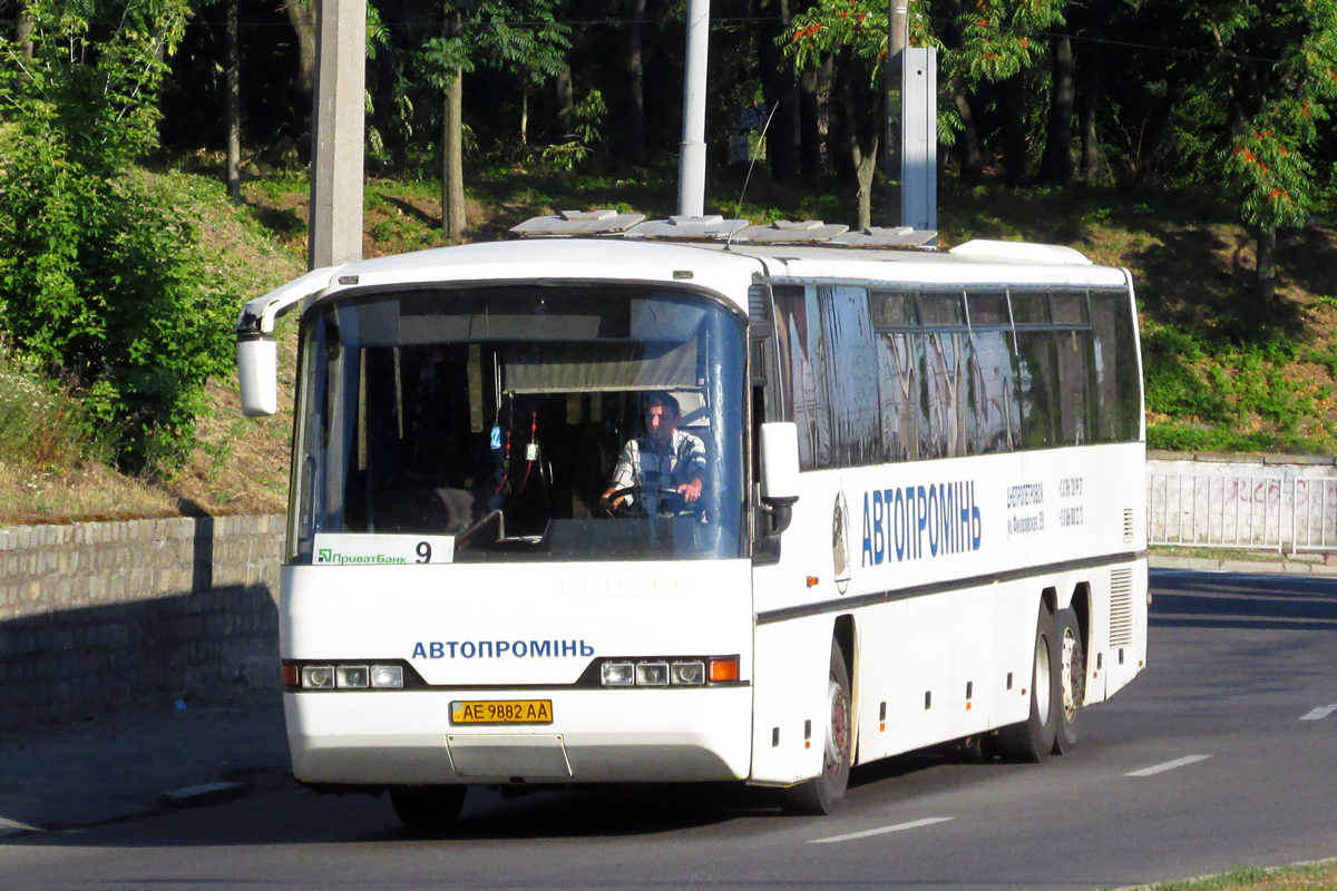 Днепропетровская область, Neoplan N318/3Ü Transliner № AE 9882 AA