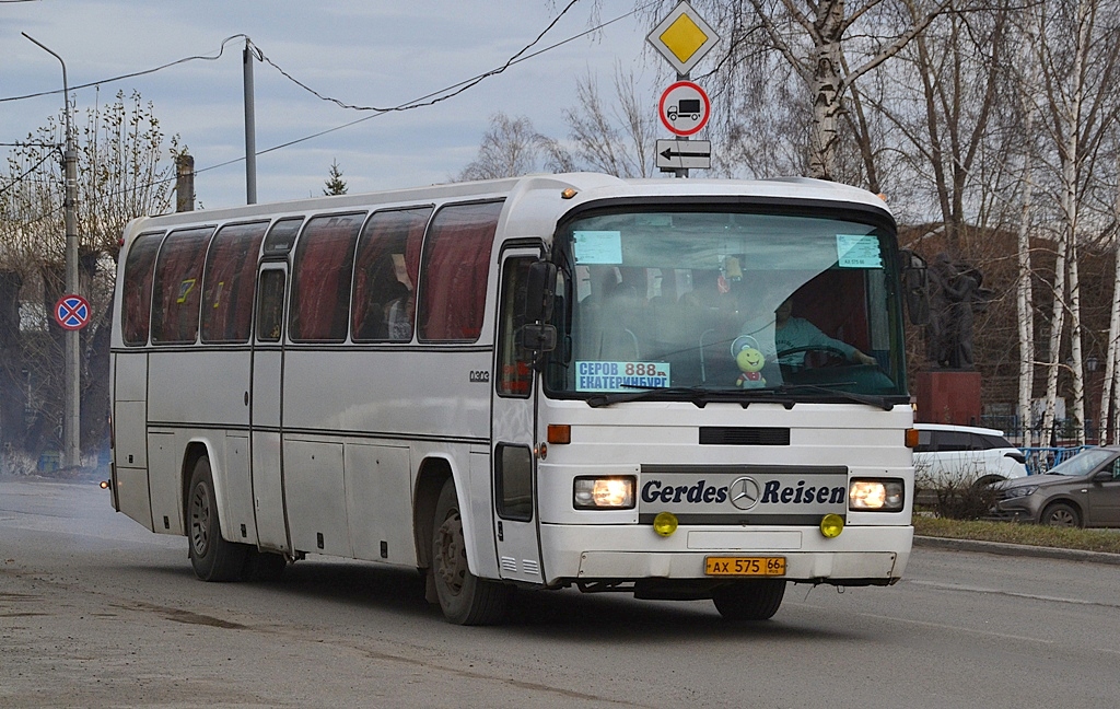 Свердловская область, Mercedes-Benz O303-15KHP-A № АХ 575 66