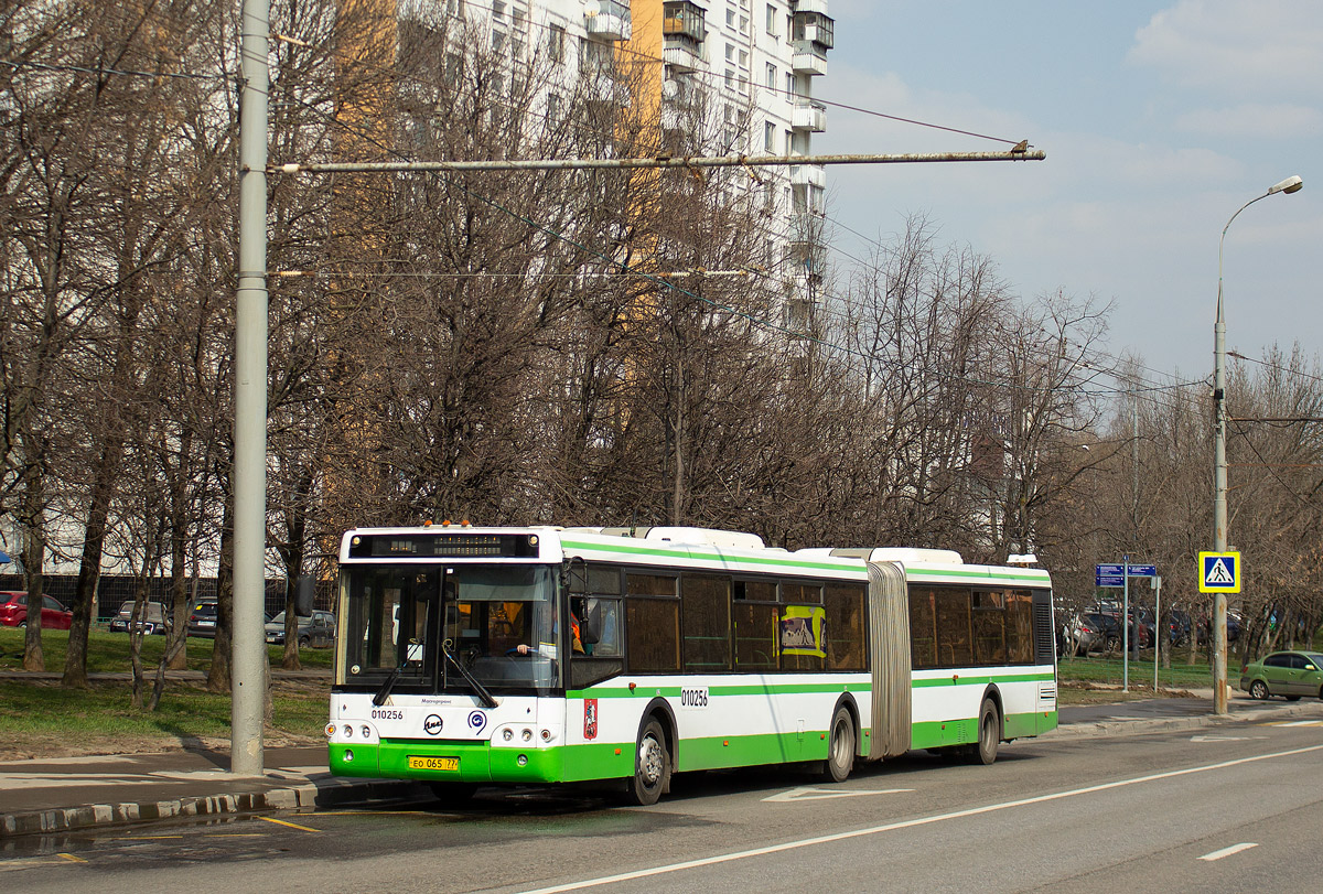 Moskau, LiAZ-6213.21 Nr. 010256