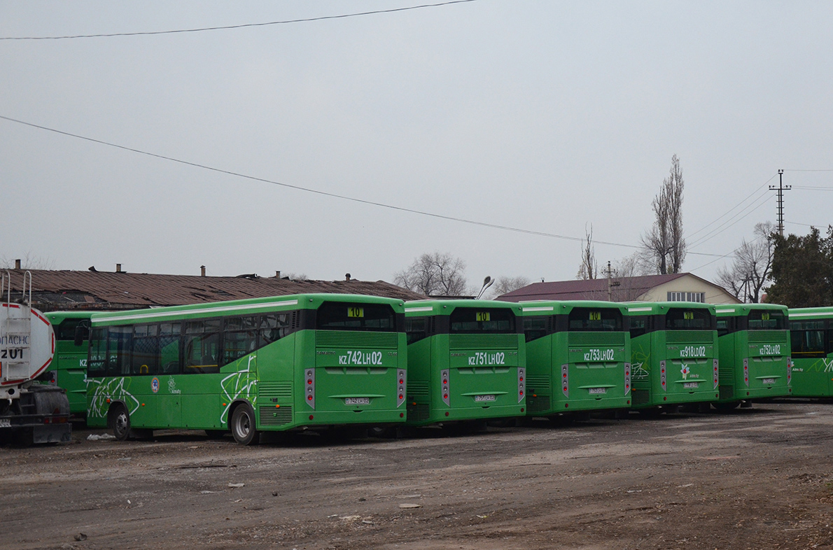 Алматы, SAZ LE60 № 742 LH 02; Алматы — Новые автобусы