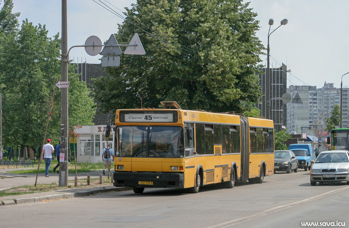 Киев, МАЗ-105.060 № 4708