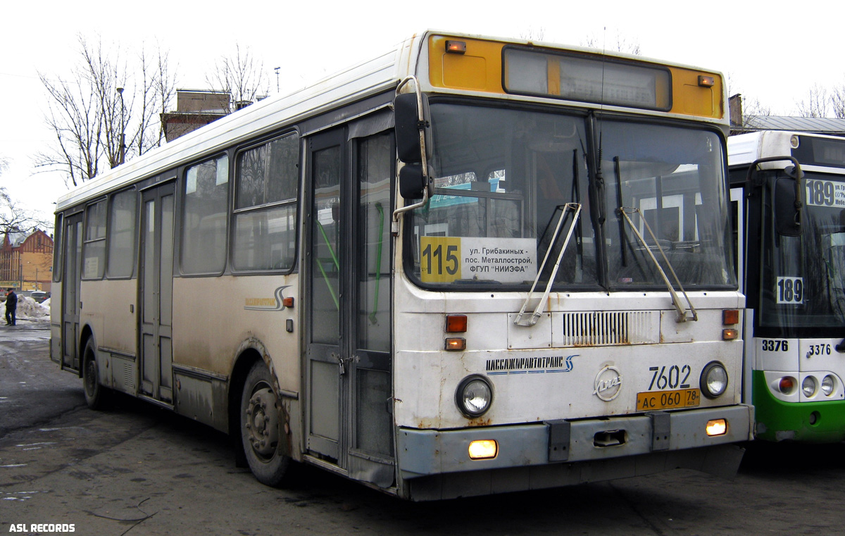 Sankt Petersburg, LiAZ-5256.25 Nr 7602