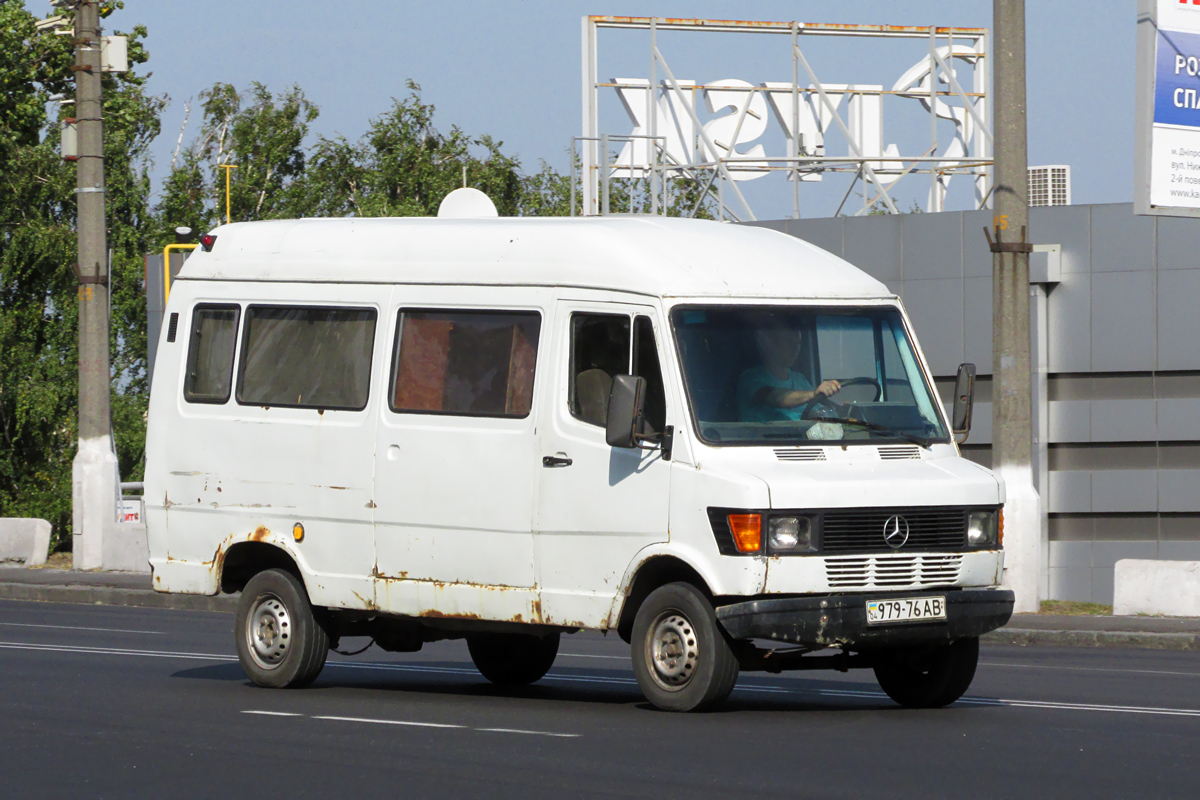 Днепропетровская область, Mercedes-Benz T1 210 № 979-76 АВ