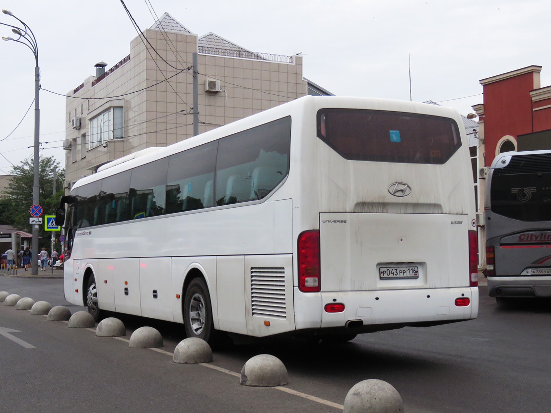 Krasnodar region, Hyundai Universe Space Luxury č. Р 043 РР 116