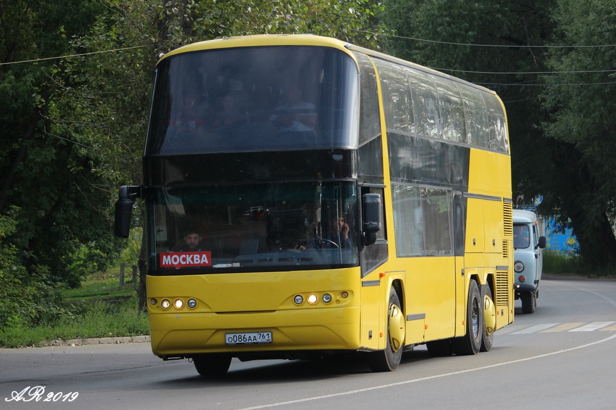 Дагестан, Neoplan N122/3 Skyliner № О 086 АА 761