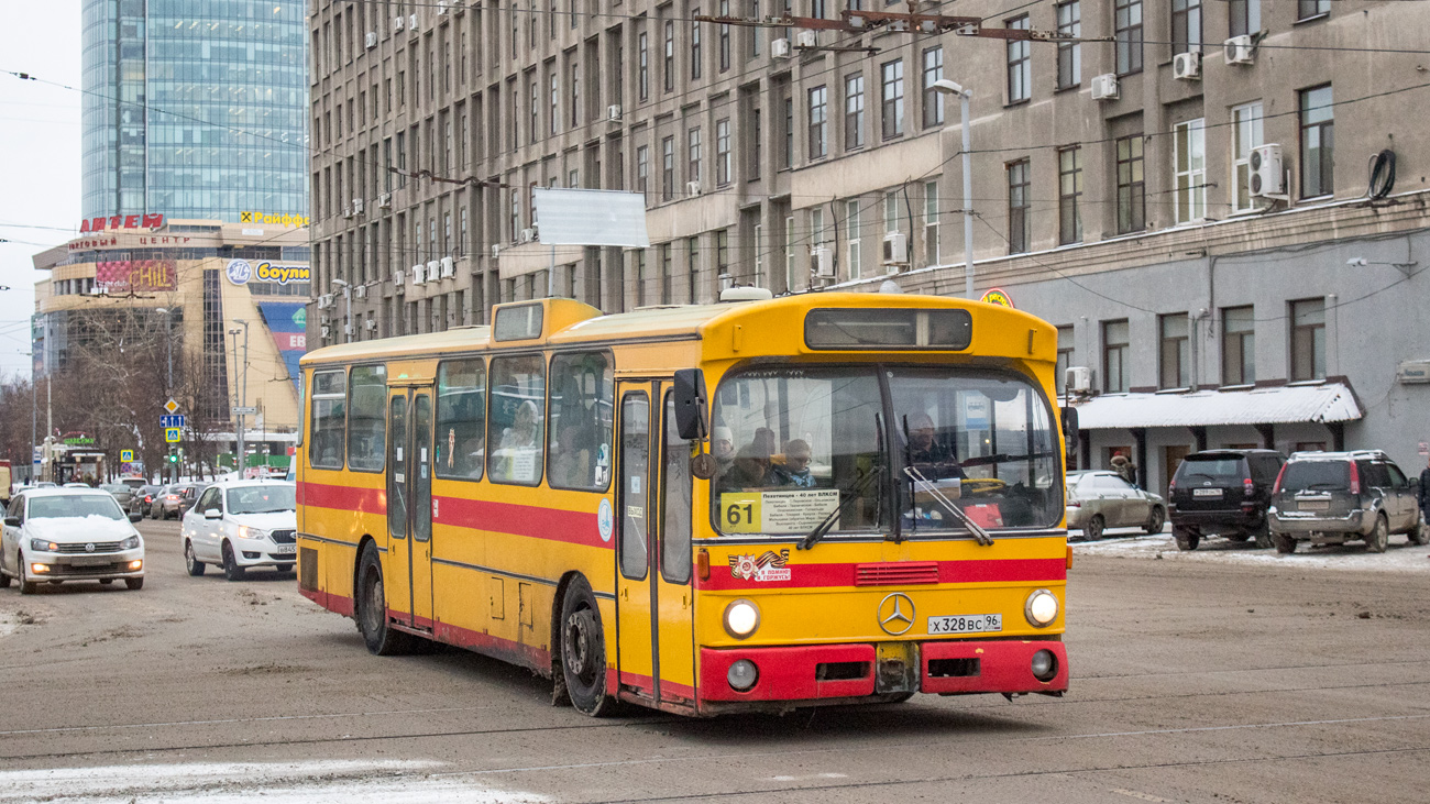 Свердловская область, Mercedes-Benz O305 № Х 328 ВС 96