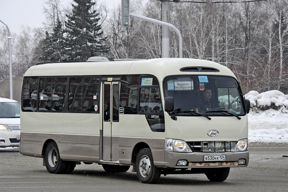 Алтайский край, Hyundai County Deluxe № В 530 КК 124