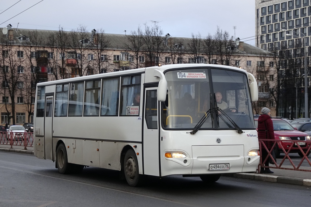 Ярославская область, КАвЗ-4238-62 № О 454 СО 76