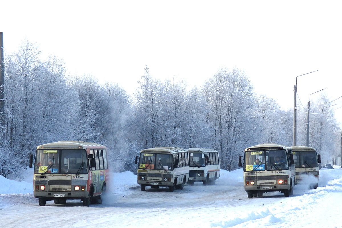 Архангельская область, ПАЗ-32054 № 4208; Архангельская область, ПАЗ-32054 № 4401; Архангельская область, ПАЗ-32054 № 4207; Архангельская область — Автовокзалы, автостанции, конечные остановки