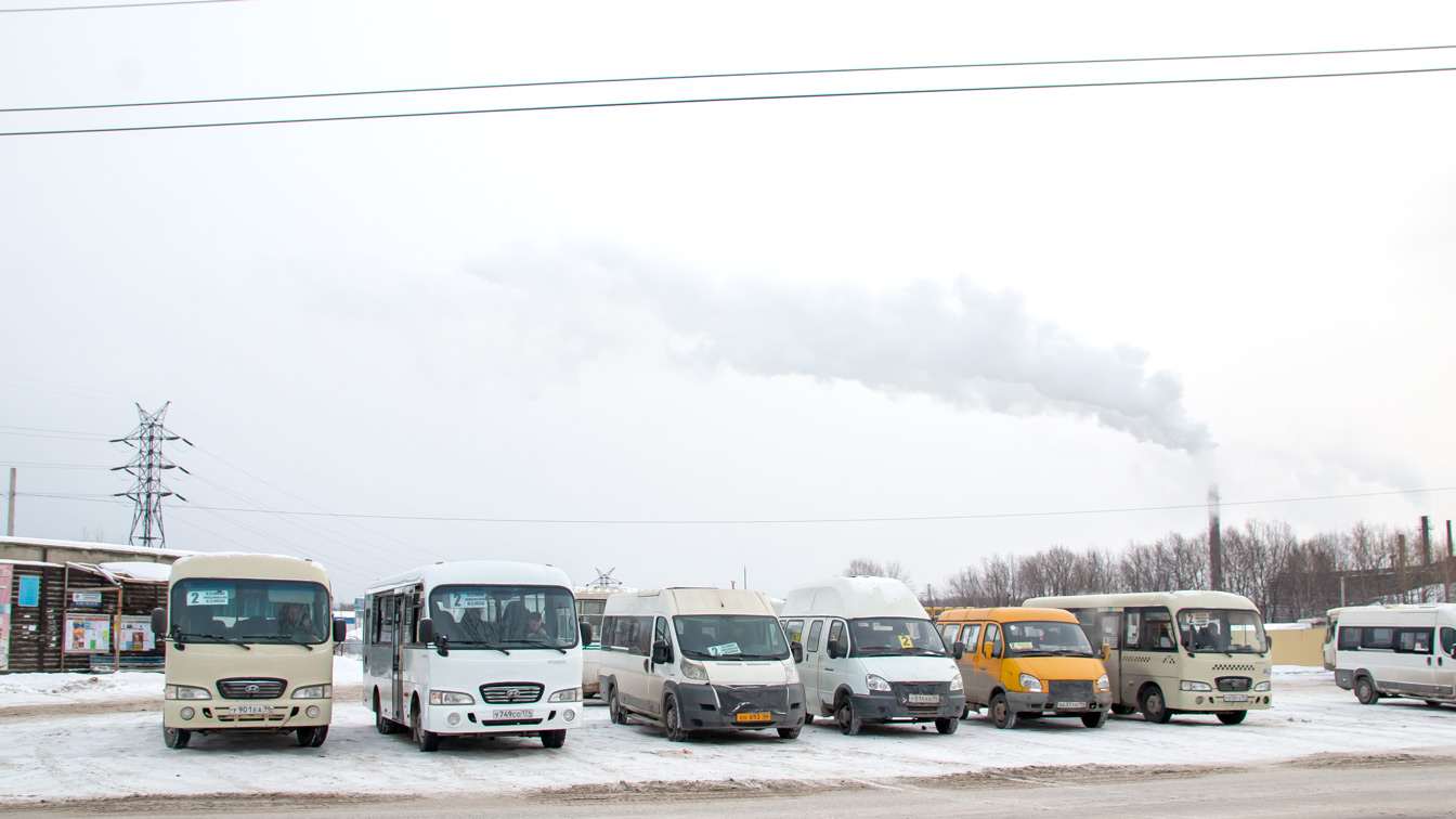 Свердловская область, Hyundai County SWB C08 (РЗГА) № У 901 ЕА 96; Свердловская область, Hyundai County SWB C08 (ТагАЗ) № У 749 СО 174; Свердловская область, IRITO Boxer L4H2 (X9X) № ЕО 693 66; Свердловская область — Автовокзалы, конечные станции и остановки