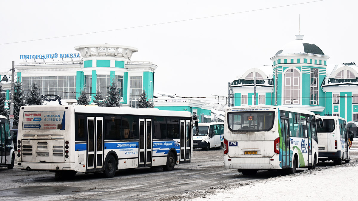 Omsk region, LiAZ-5256.60 Nr. 106; Omsk region, PAZ-320435-04 "Vector Next" Nr. 279; Omsk region — Bus stops