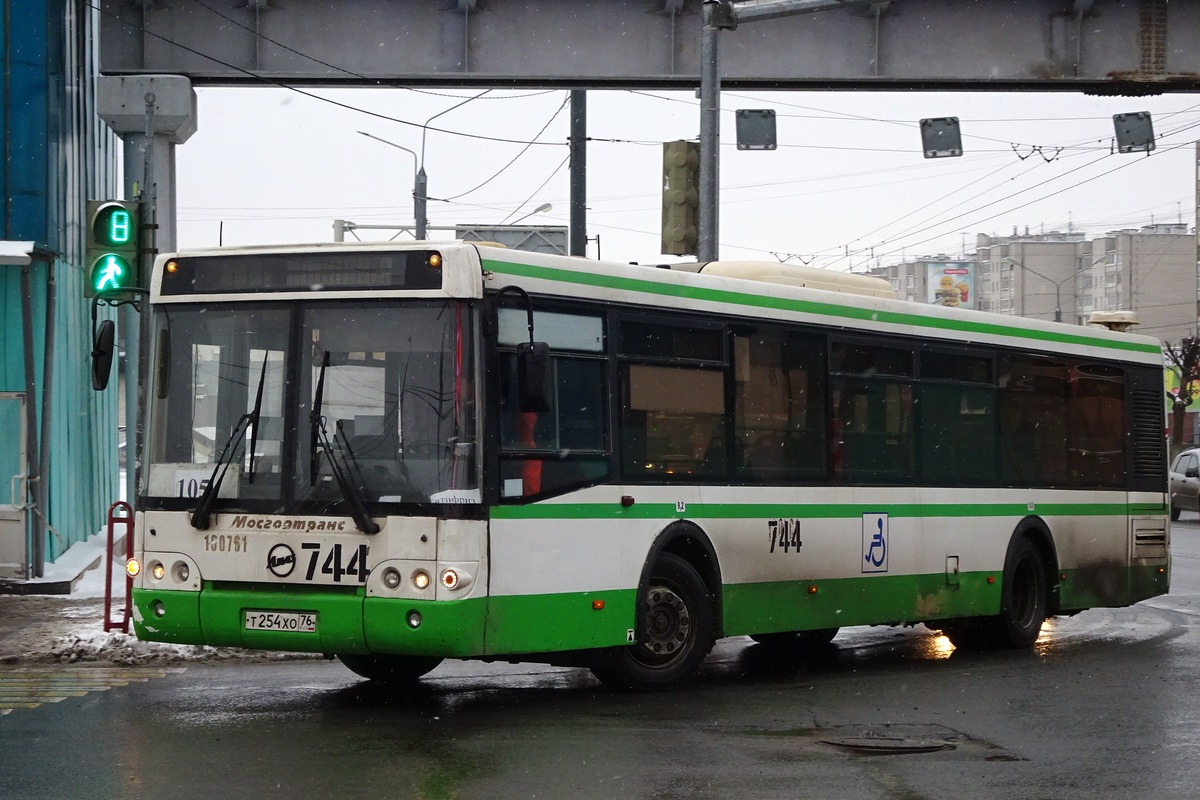 Yaroslavl region, LiAZ-5292.21 # 744