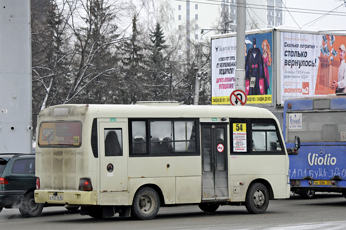 Алтайский край, Hyundai County SWB (РЗГА) № Е 932 ТВ 82