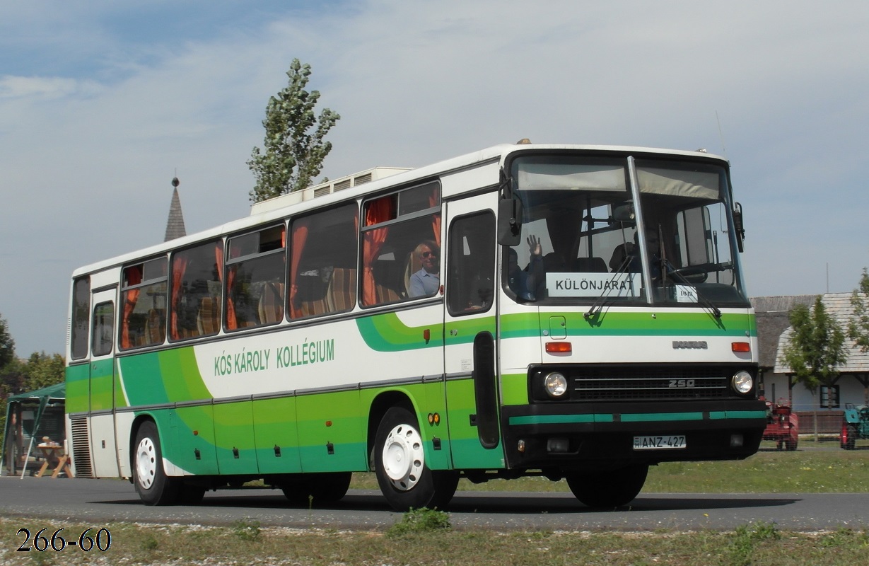 Венгрия, Ikarus 250.98 № ANZ-427; Венгрия — VII. Nemzetközi Ikarus, Csepel és Veteránjármű Találkozó, Polgár (2014)