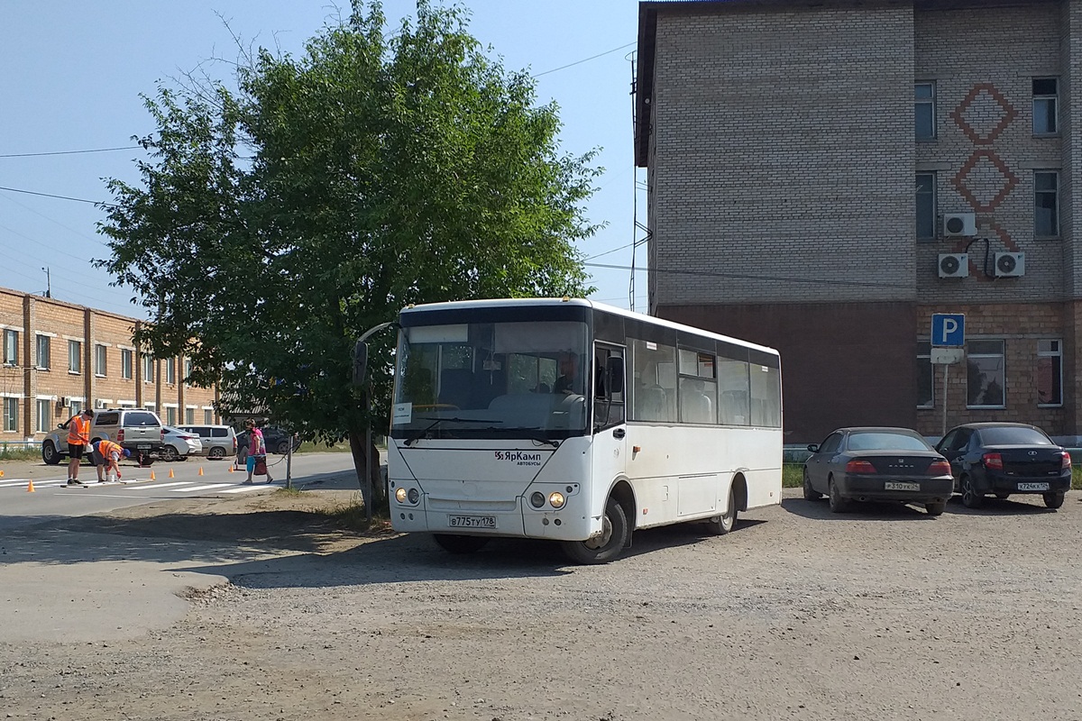 Санкт-Петербург, Hyundai County Kuzbas HDU2 № В 775 ТУ 178