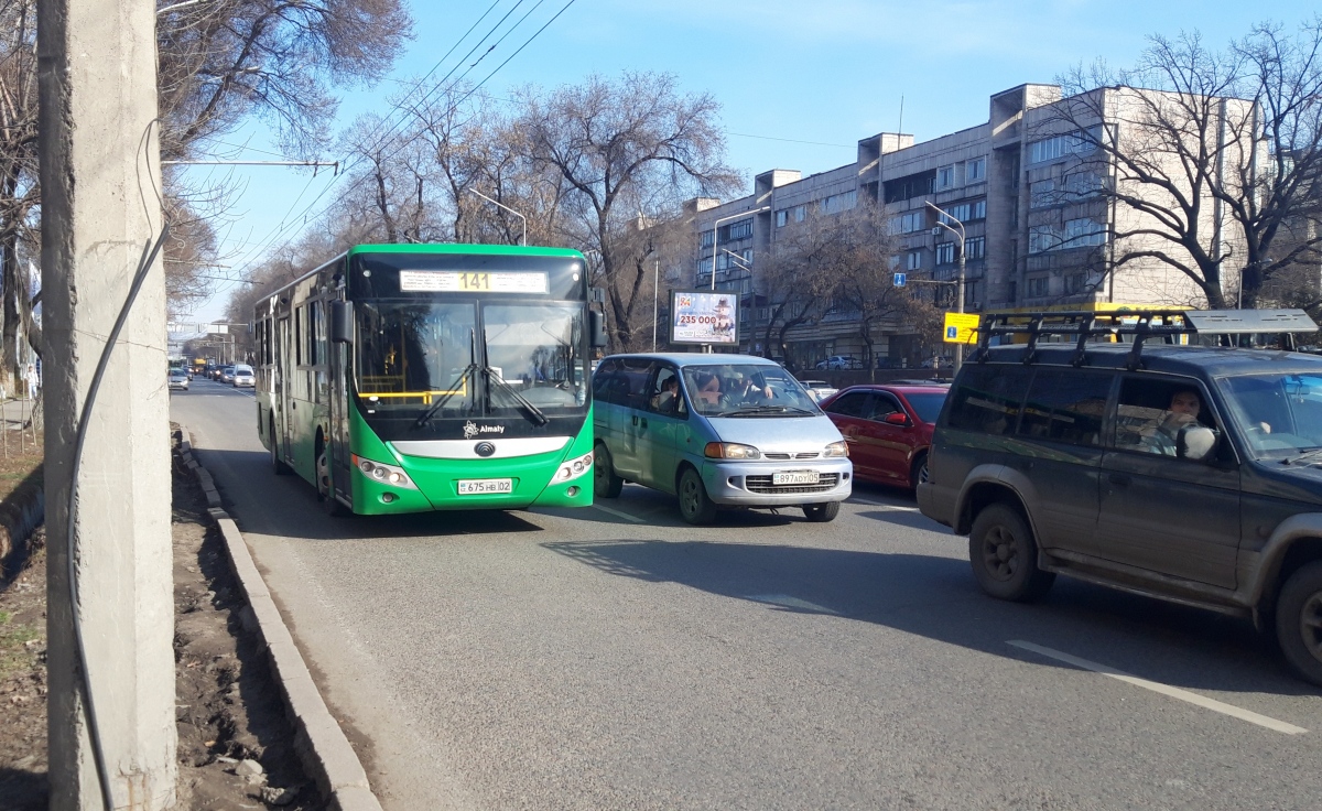 Алматы, Yutong ZK6118HGA № 675 HB 02