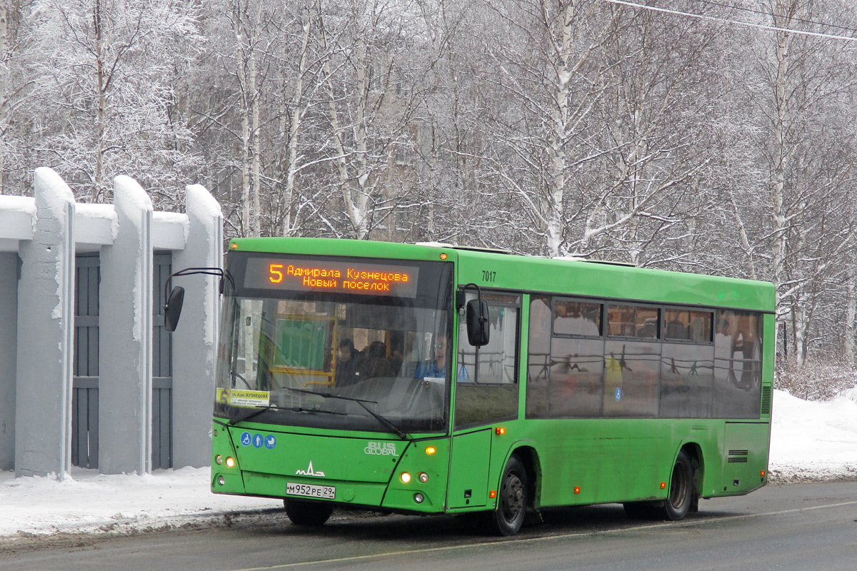 Архангельская область, МАЗ-206.086 № 7017