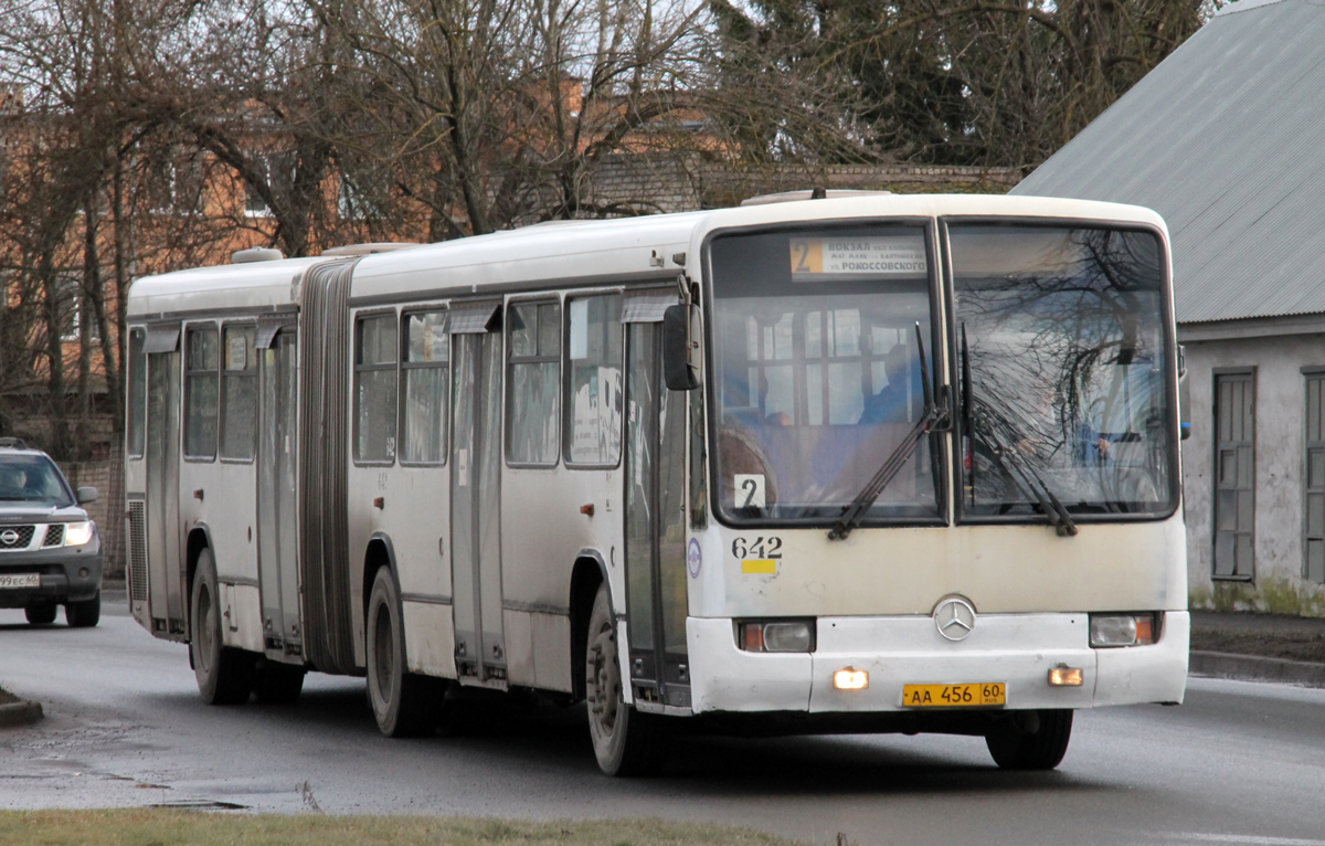 Oblast Pskow, Mercedes-Benz O345G Nr. 642