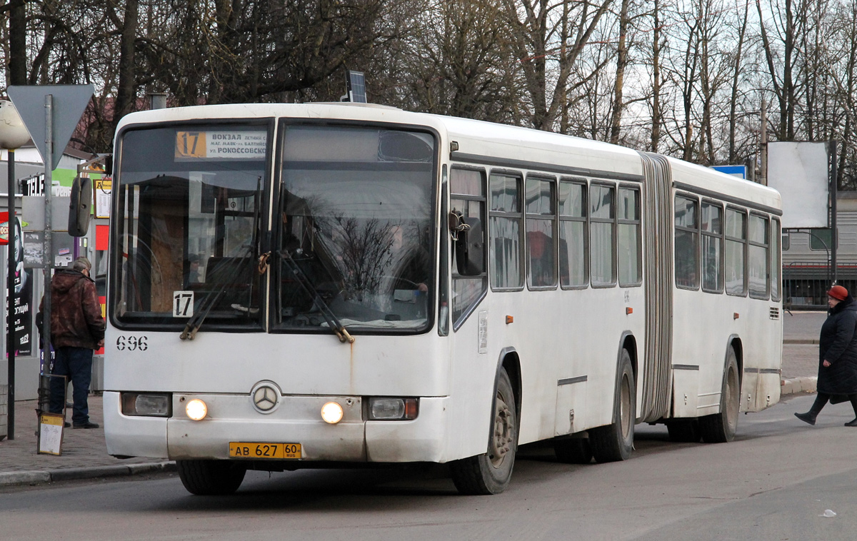 Oblast Pskow, Mercedes-Benz O345G Nr. 696