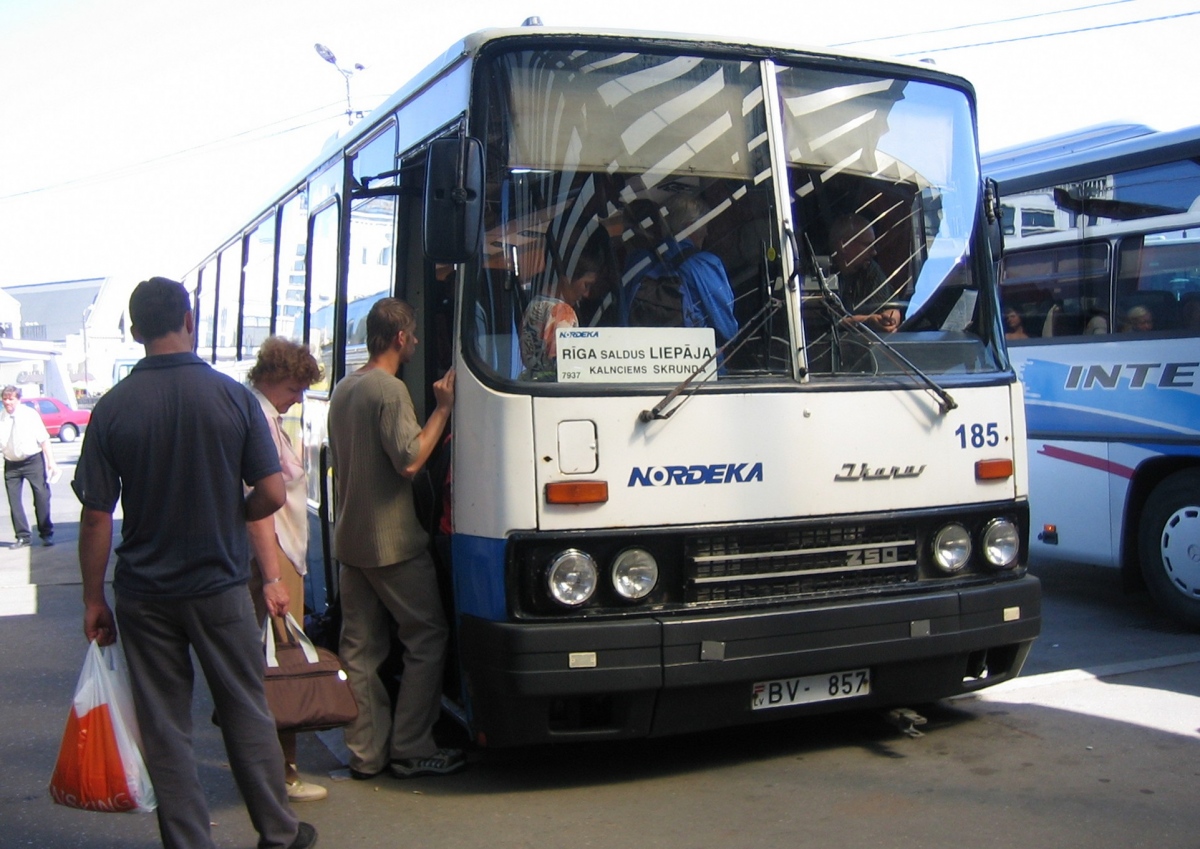 Łotwa, Ikarus 250 Nr 185