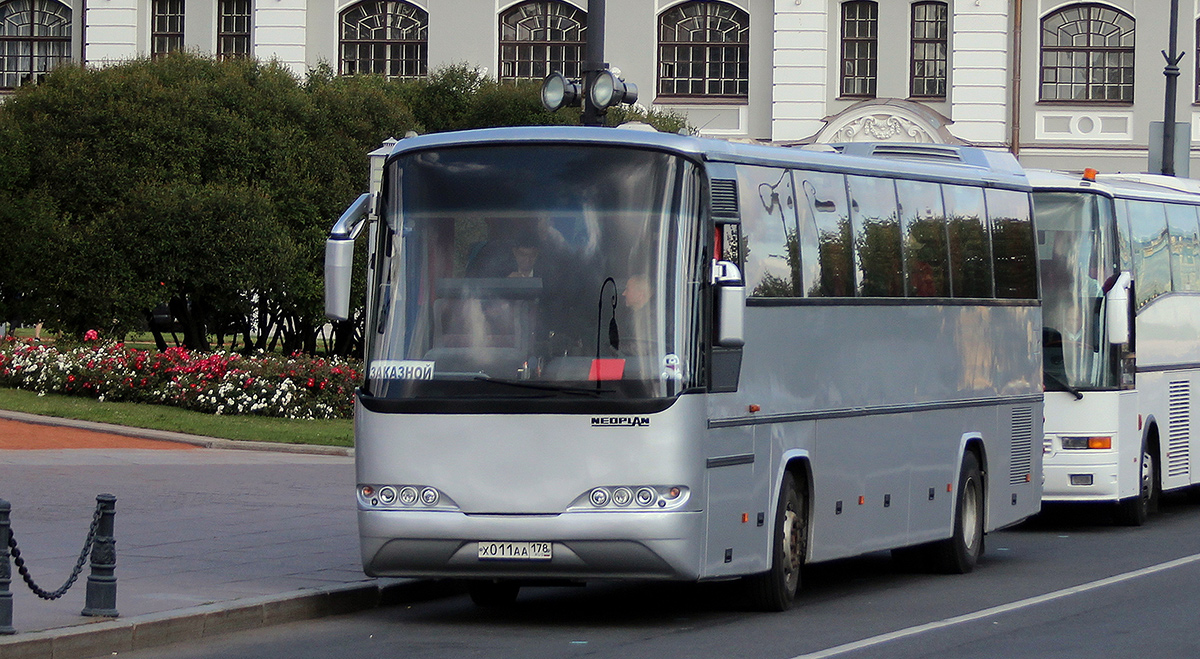 Санкт-Петербург, Neoplan N316SHD Transliner № Х 011 АА 178