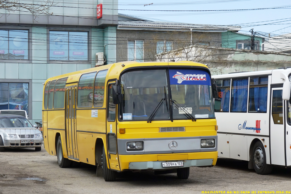 Республика Крым, Mercedes-Benz O303-11ÜHE № 92