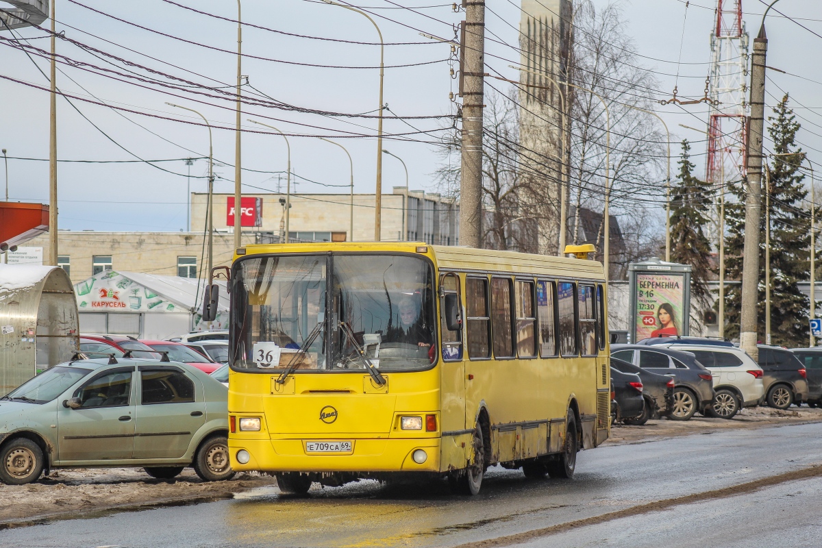 Tver region, LiAZ-5256.35 # Е 709 СА 69