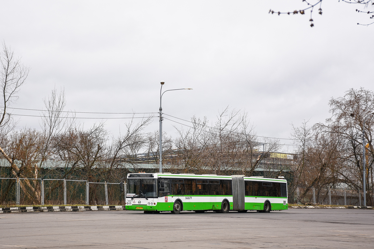 Moskau, LiAZ-6213.20 Nr. 040679