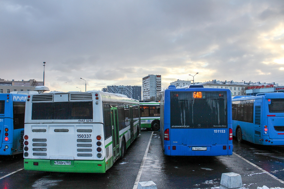 Москва, ЛиАЗ-5292.21 № 150337; Москва, Mercedes-Benz Conecto II № 151153