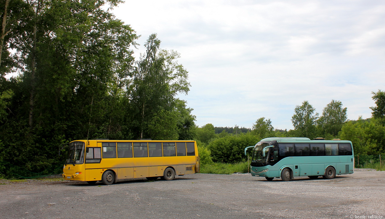 Свердловская область, КАвЗ-4238-41 № В 213 ЕС 196; Свердловская область, Yutong ZK6899HA № С 598 ВВ 96; Свердловская область — Автовокзалы, конечные станции и остановки