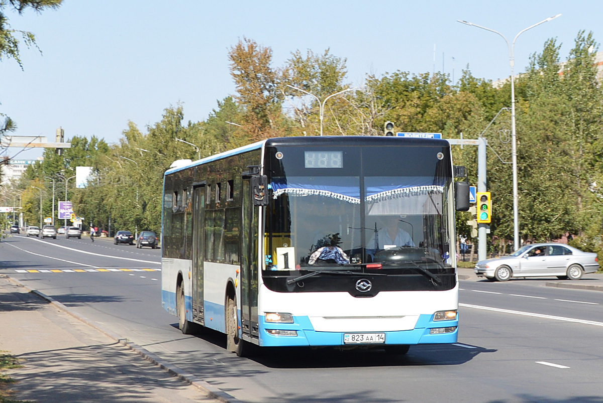 Павлодарская область, Huang Hai DD6129S15 № 823 AA 14