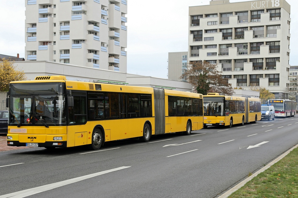 Lower Saxony, MAN A23 NG313 № 0317; Lower Saxony, MAN A23 NG313 № 0318; Lower Saxony, Mercedes-Benz O530G Citaro G № 0520