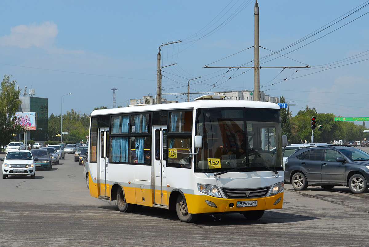 Павлодарская область, Dongfeng DHZ6672PF № 935 CHA 14