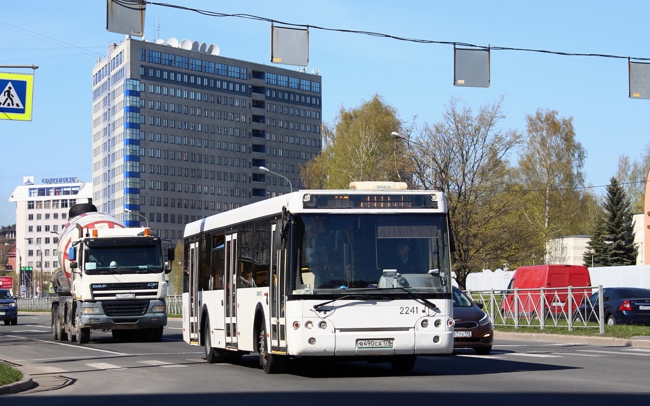 Sankt Petersburg, LiAZ-5292.60 Nr 2241