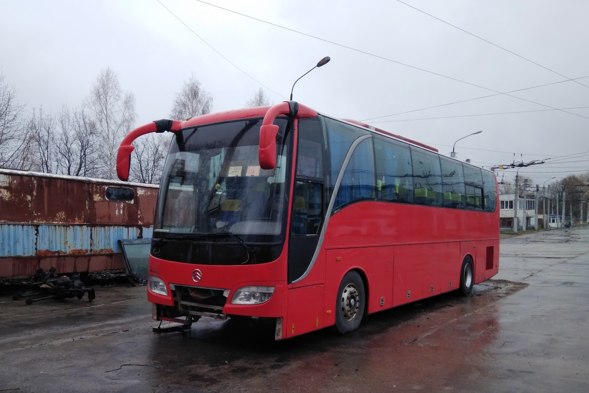 Чувашия, Golden Dragon XML6129E1A Grand Cruiser № М 821 УЕ 199