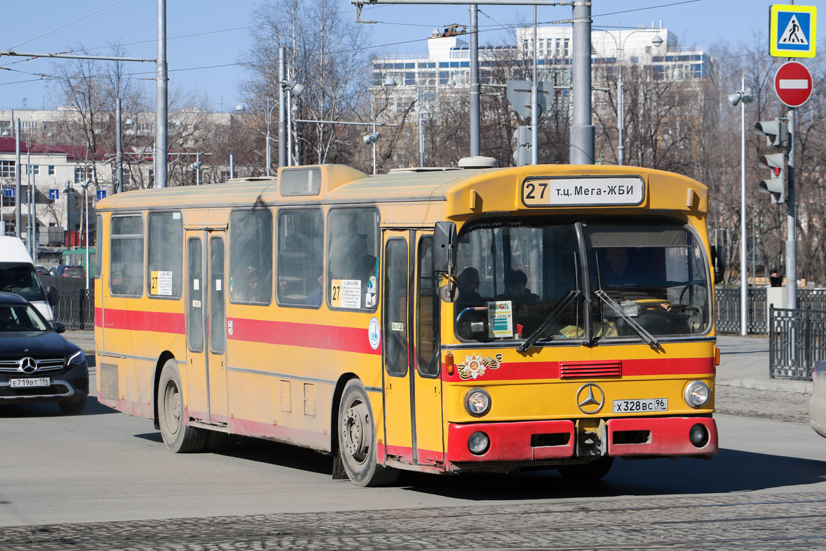 Свердловская область, Mercedes-Benz O305 № Х 328 ВС 96