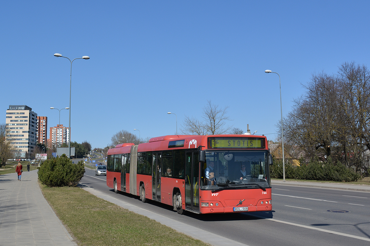 Литва, Volvo 7700A № 744