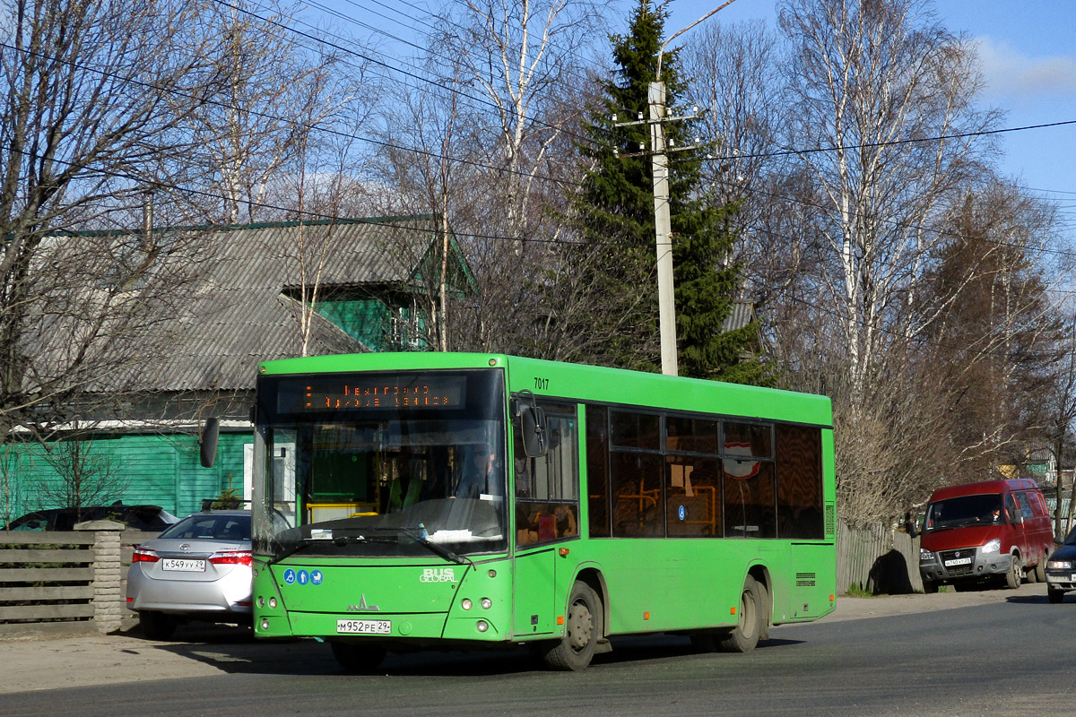 Архангельская область, МАЗ-206.086 № 7017