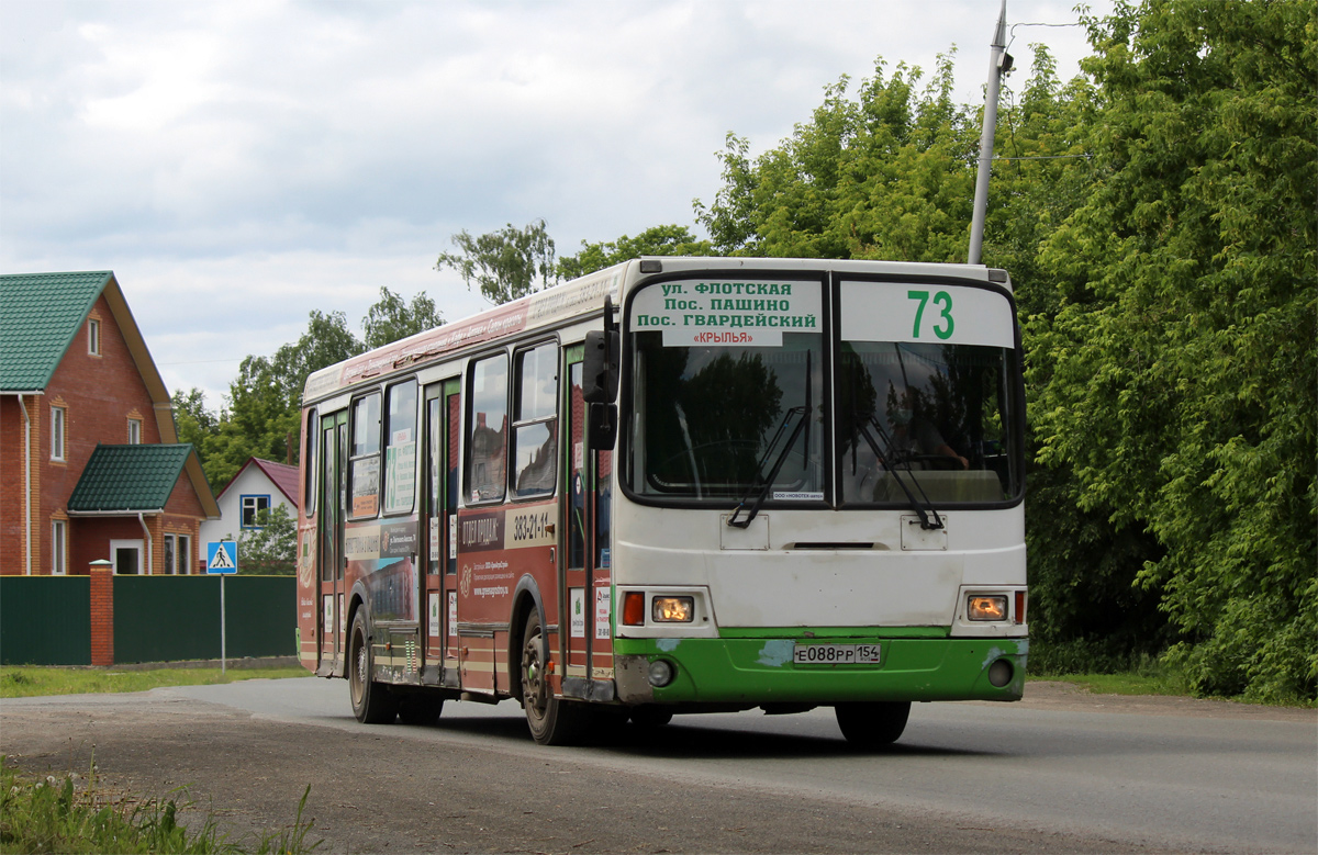 Novosibirsk region, LiAZ-5256.35 č. Е 088 РР 154