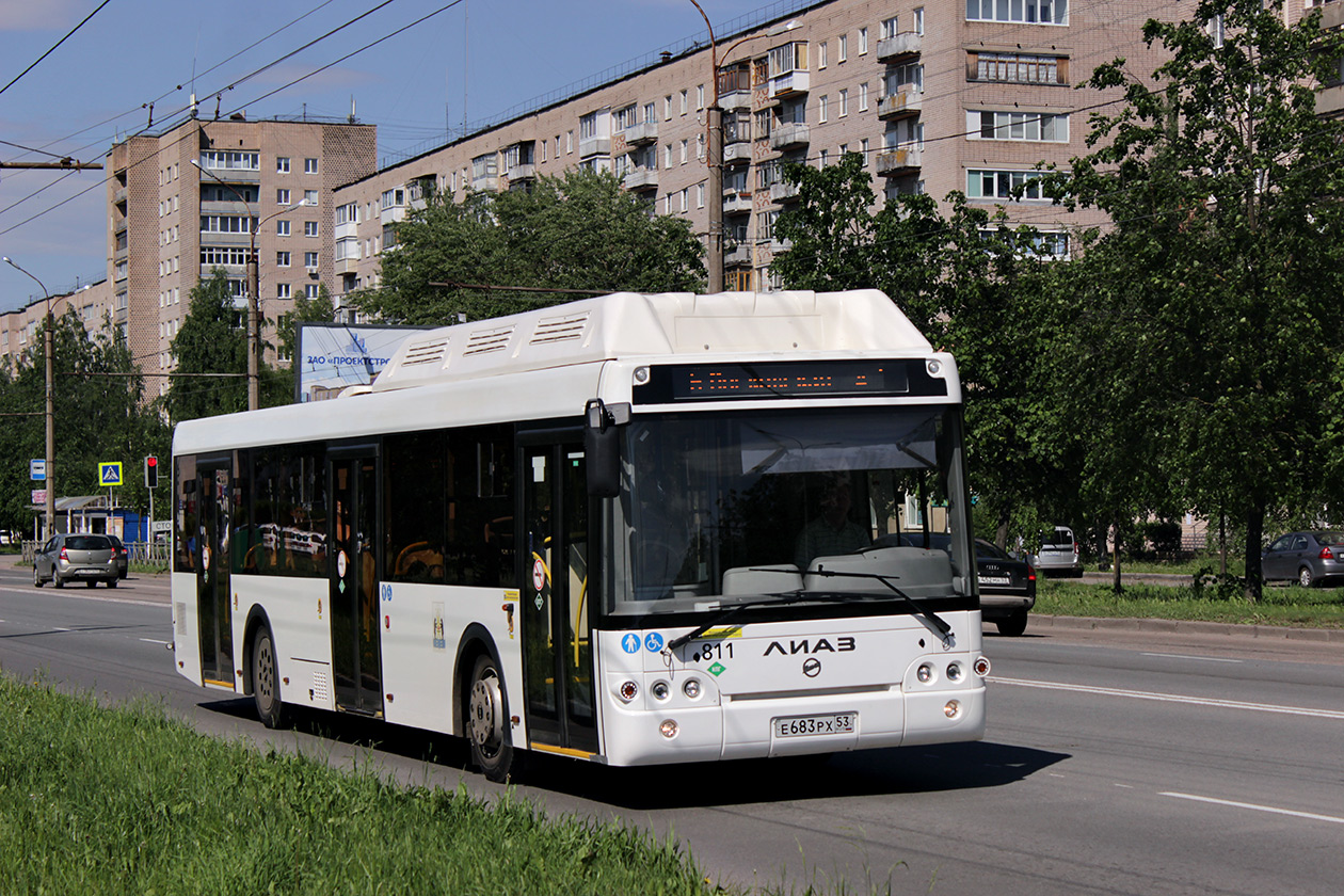 Novgorod region, LiAZ-5292.67 (CNG) # 811