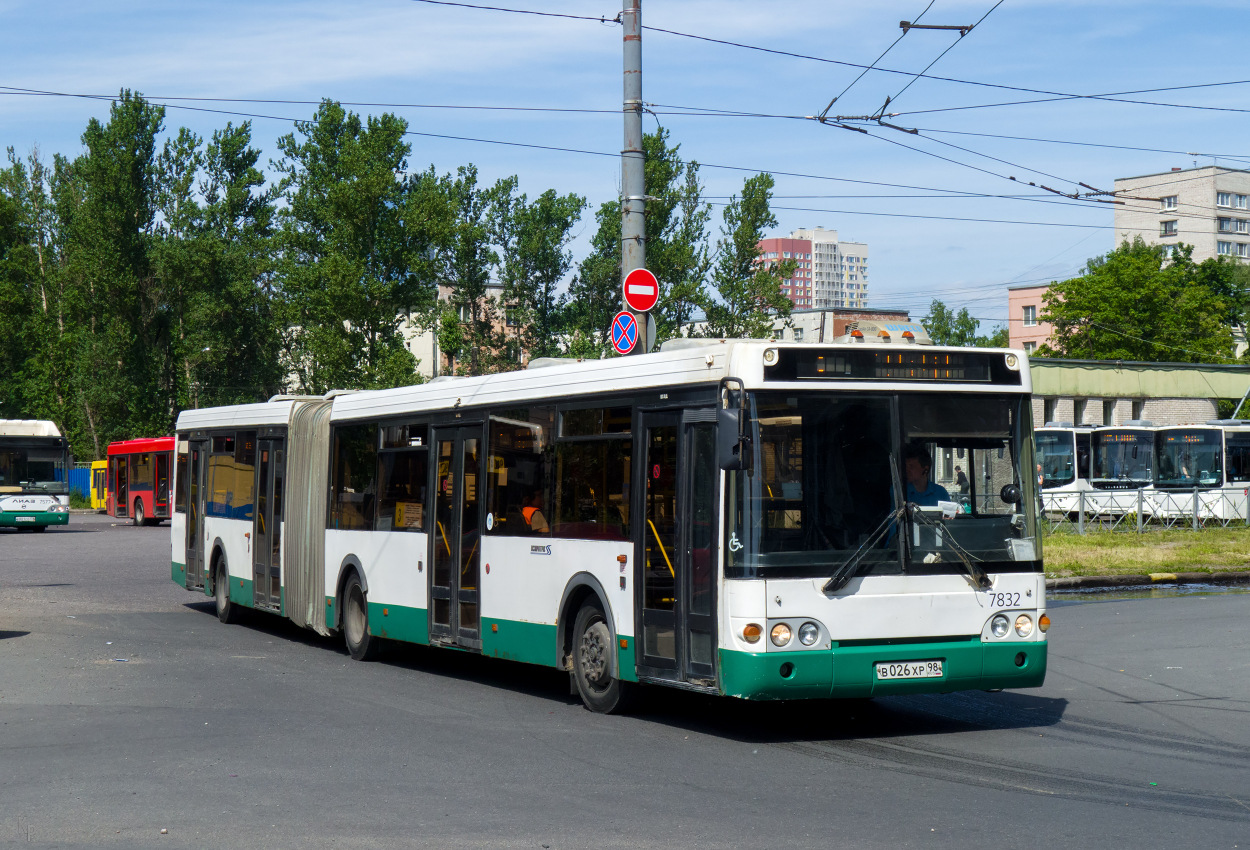 Санкт-Петербург, ЛиАЗ-6213.20 № 7832