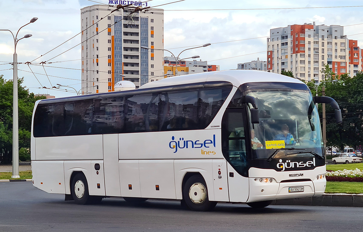 Kyiv, Neoplan P21 N2216SHD Tourliner SHD # AA 5062 OM