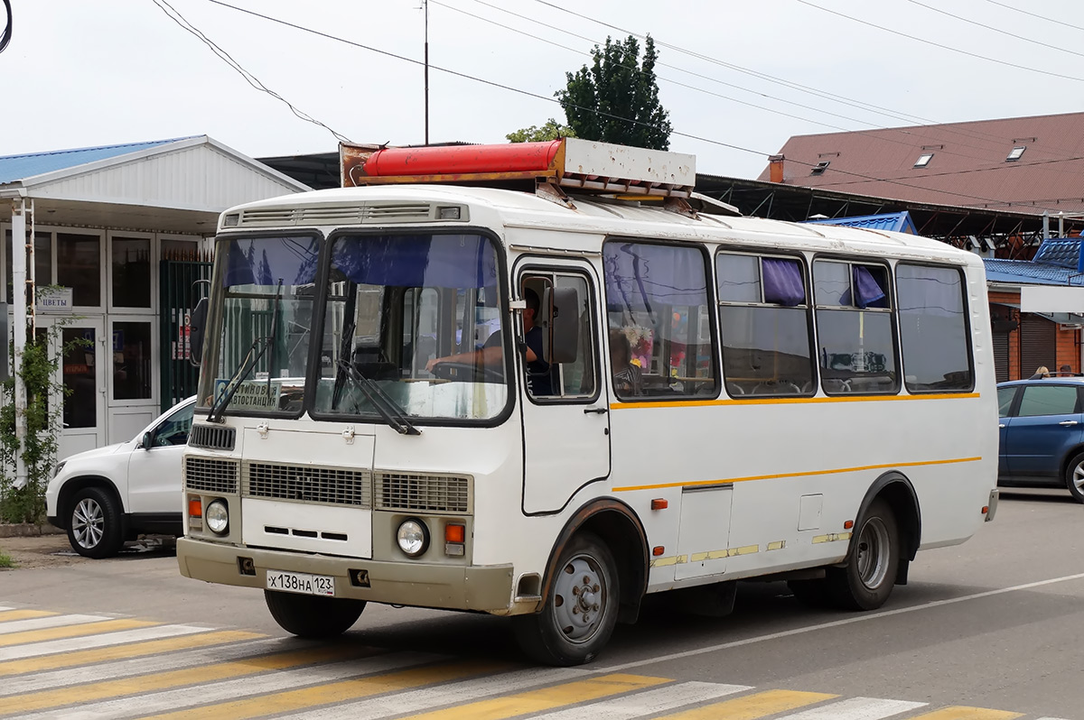 Номер автовокзала светлоград. ПАЗ 32054 Ставропольский край. ПАЗ Ставрополь 32054. ПАЗ 32054 Севастополь. Автостанция Светлоград.