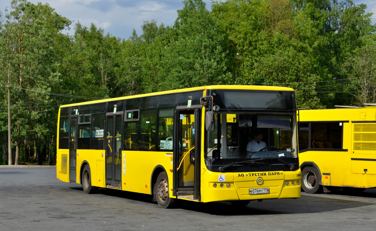 Санкт-Петербург, Golden Dragon XML6125CR № В 076 МУ 178