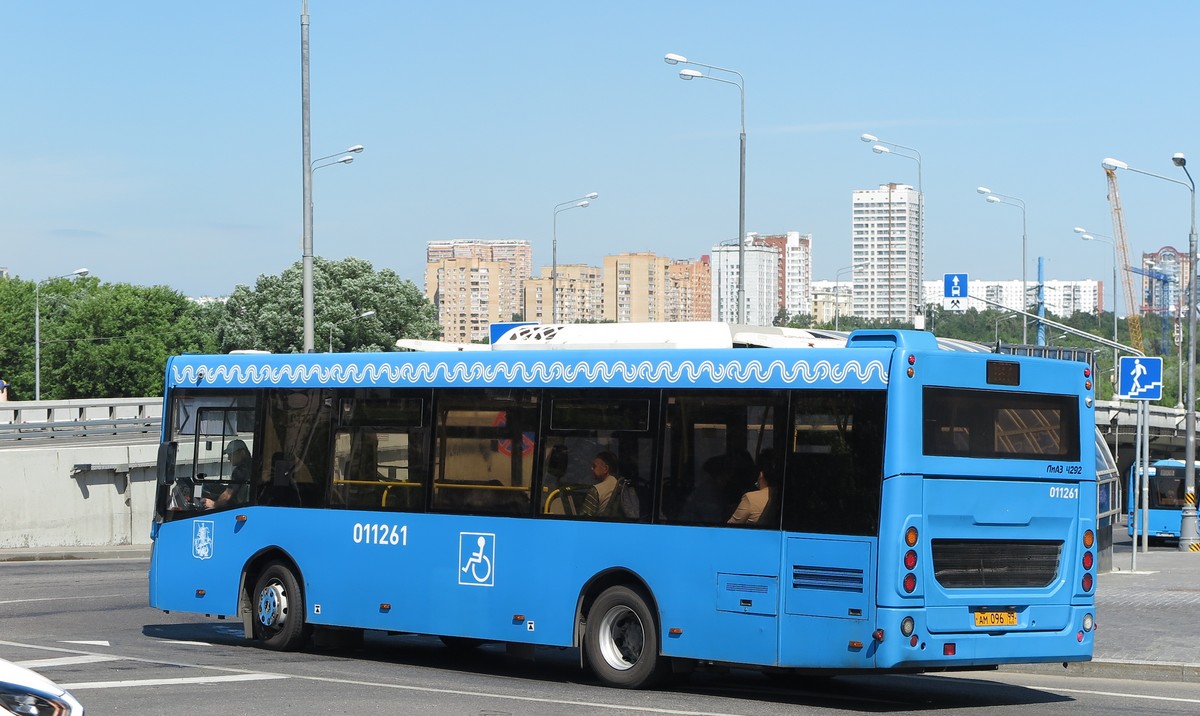 Moskau, LiAZ-4292.60 (1-2-1) Nr. 011261