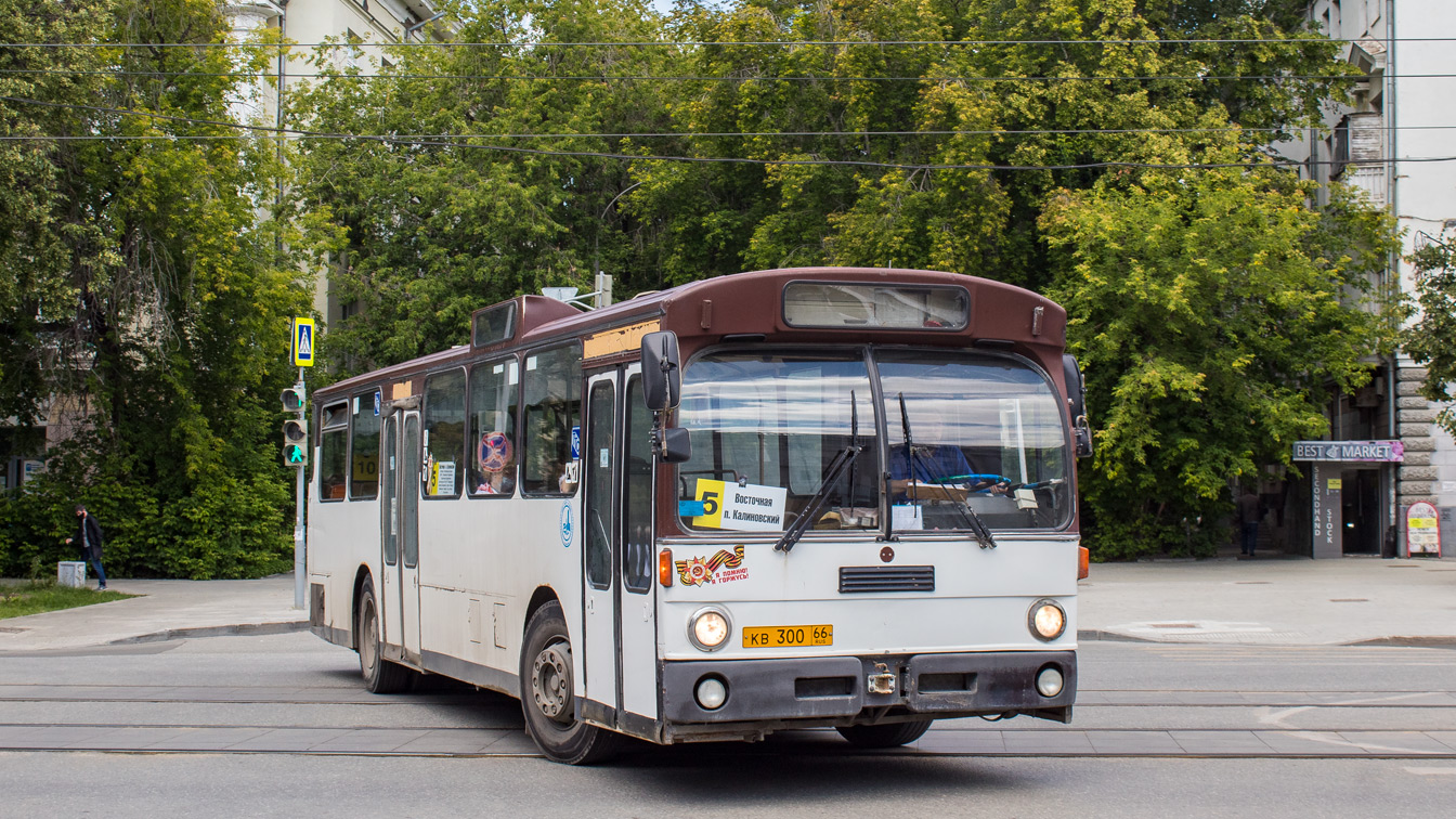 Свердловская область, Mercedes-Benz O305 № КВ 300 66