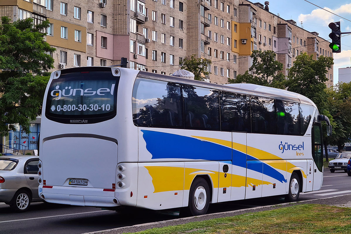 Kijów, Neoplan P21 N2216SHD Tourliner SHD Nr AA 5063 OM